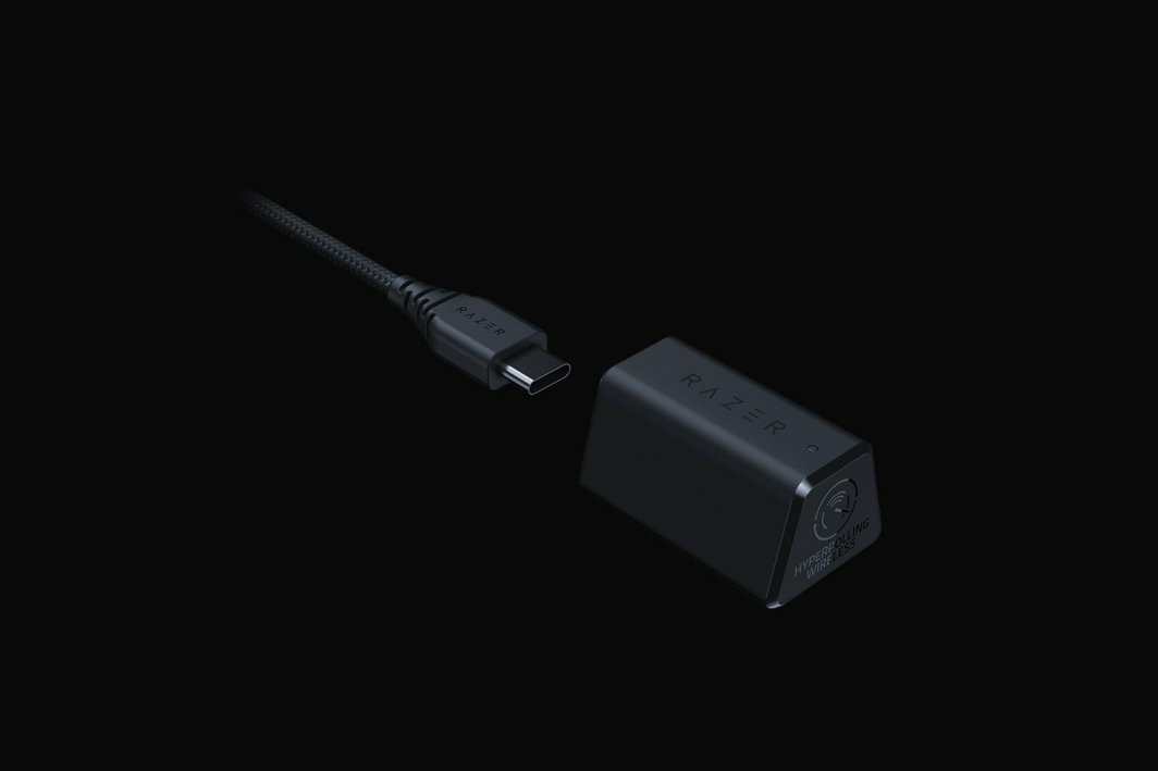 Razer DeathAdder V3 Pro Mouse + HyperPolling Dongle (RZ01-04630300-R3WL), црно