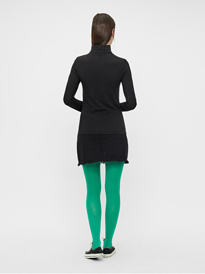 Bluzë për femra Pieces, e zezë