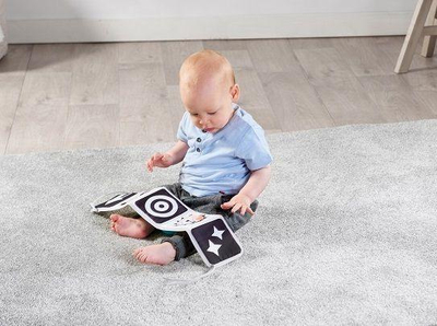 Tendë me lodra për fëmijë Tiny Love Magical Tales Kick & Play Gymini