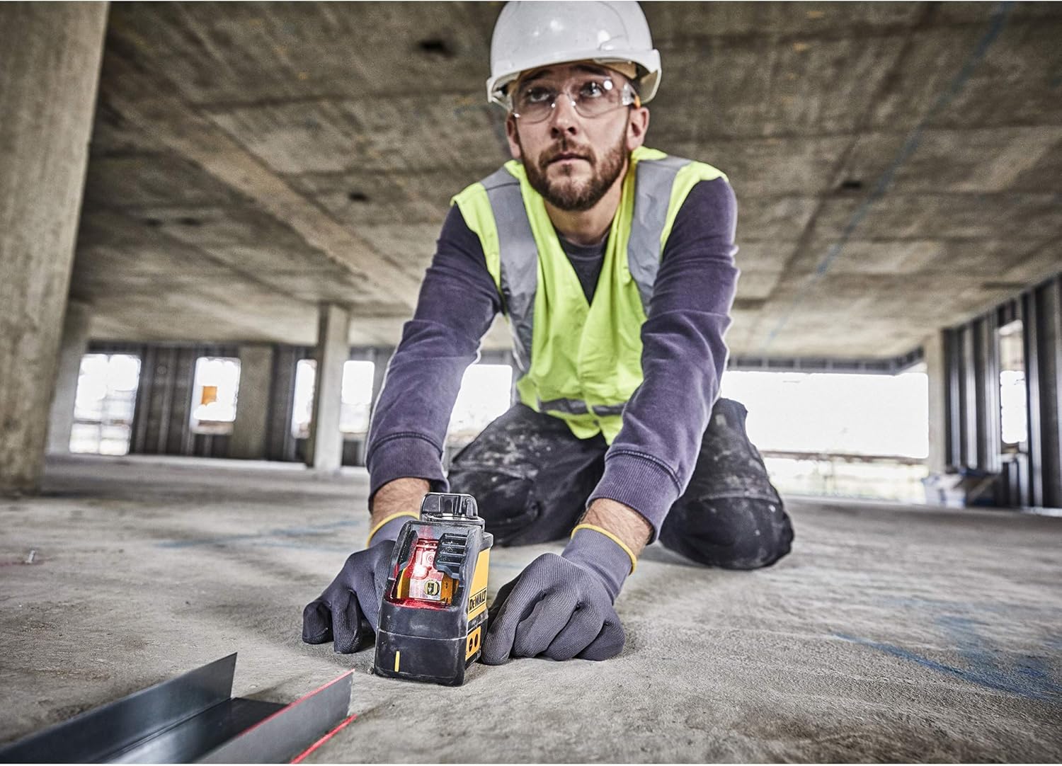 Laser me vijë DeWALT vertikal dhe horizontal+trekëmbësh