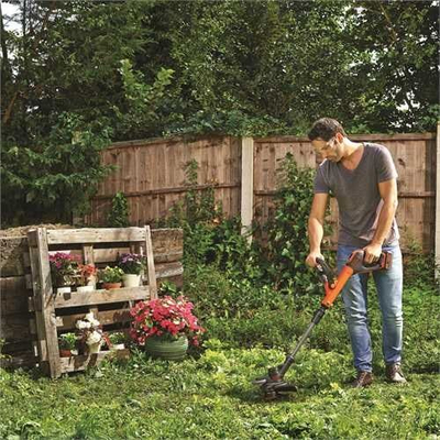 Prerës bari Black + Decker [STC1840EPC] 30cm, 18V Li-Ion, 1x4,0Ah
