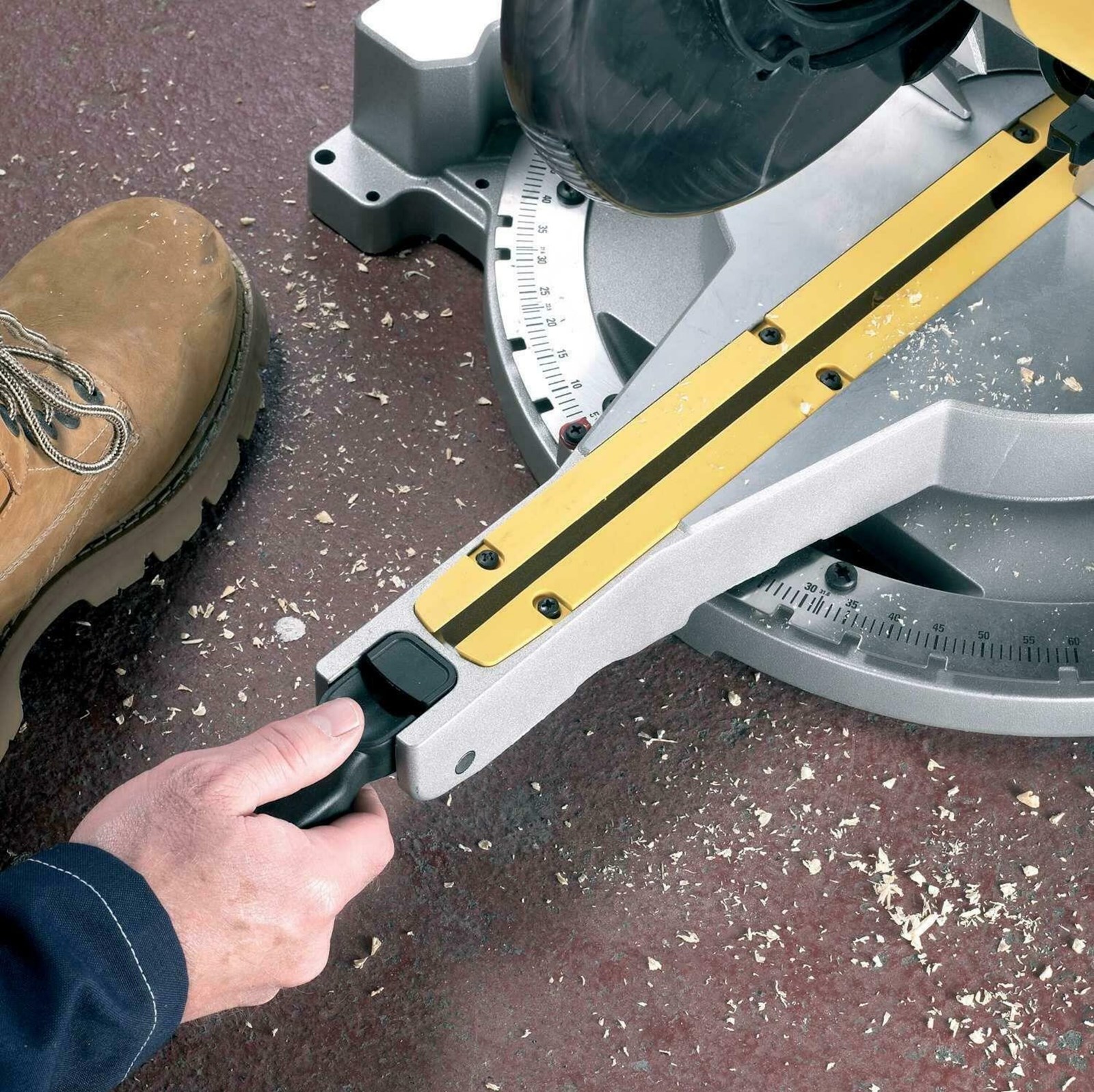 Sharrë rrethore (cerkullar) Dewalt, 216mm, 1600W