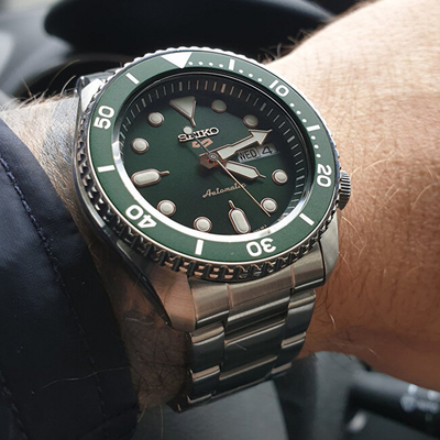 Orë dore Seiko 5 Sports Automatic hSI1832