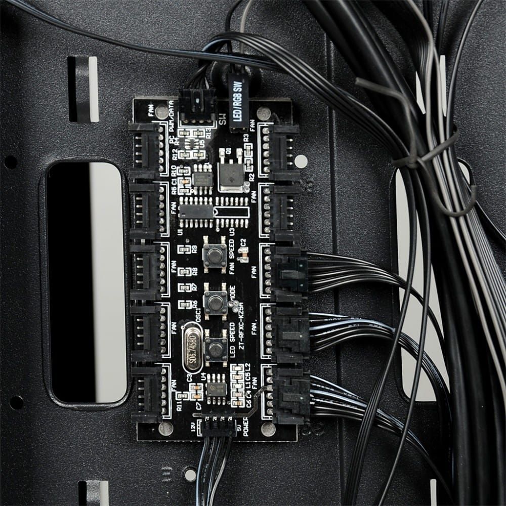 Kasë iBOX Chiron ZH68 (OCZH68), e zezë