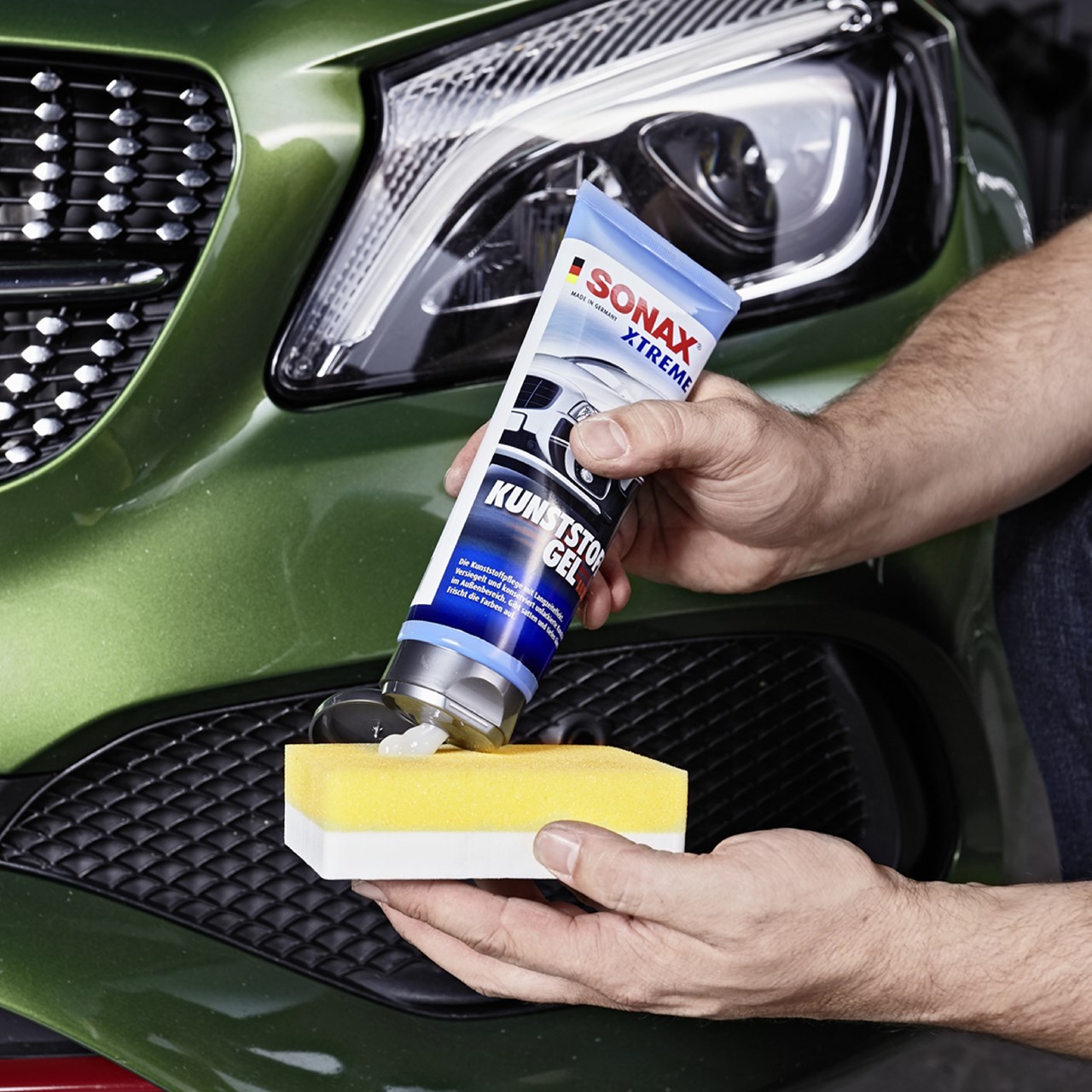 Gel restaurues i plastikave të jashtme të automjeteve SONAX XTREME, 250ml